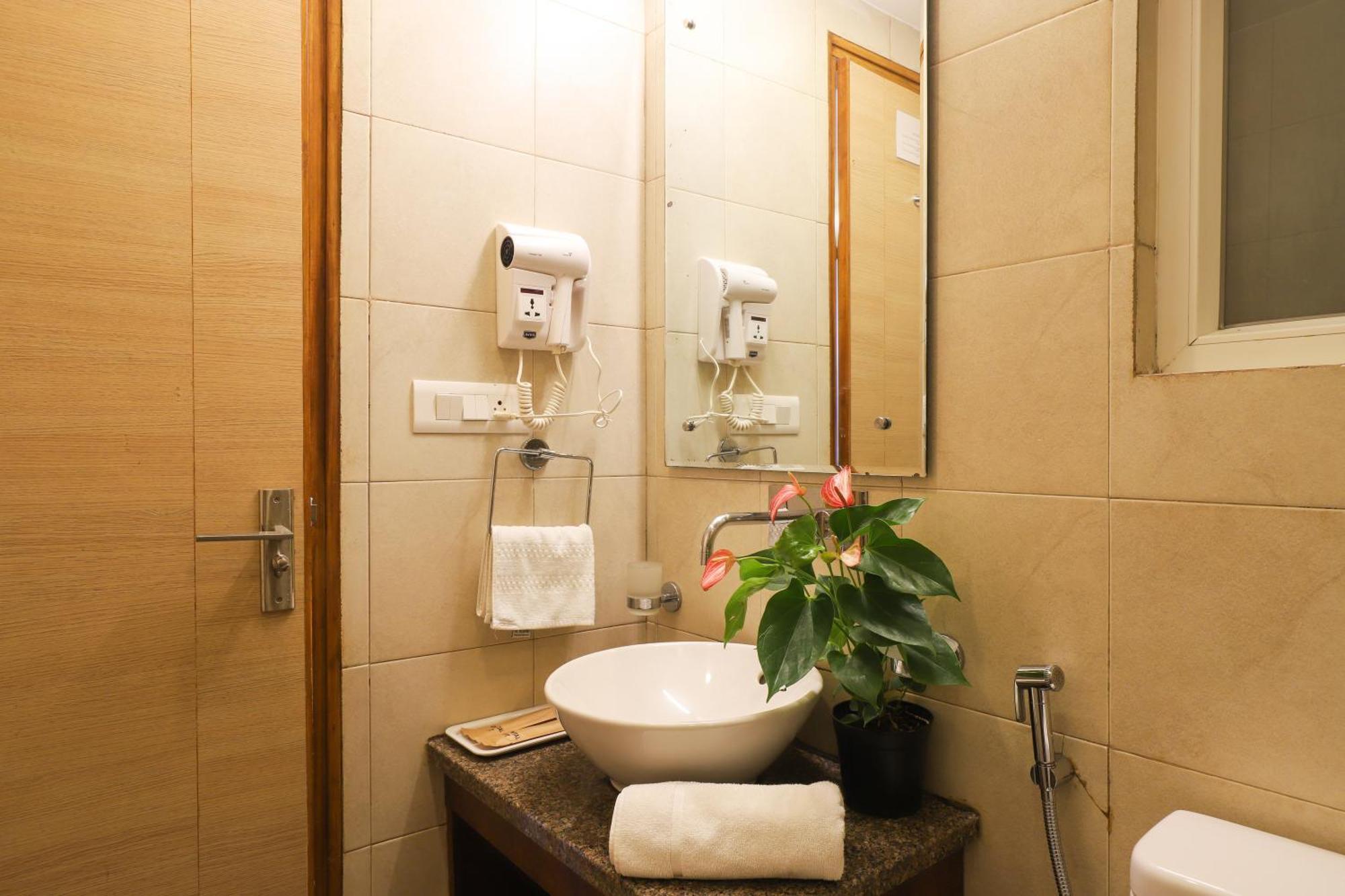 Veera Strand Park Serviced Apartments Near Калангут Екстер'єр фото